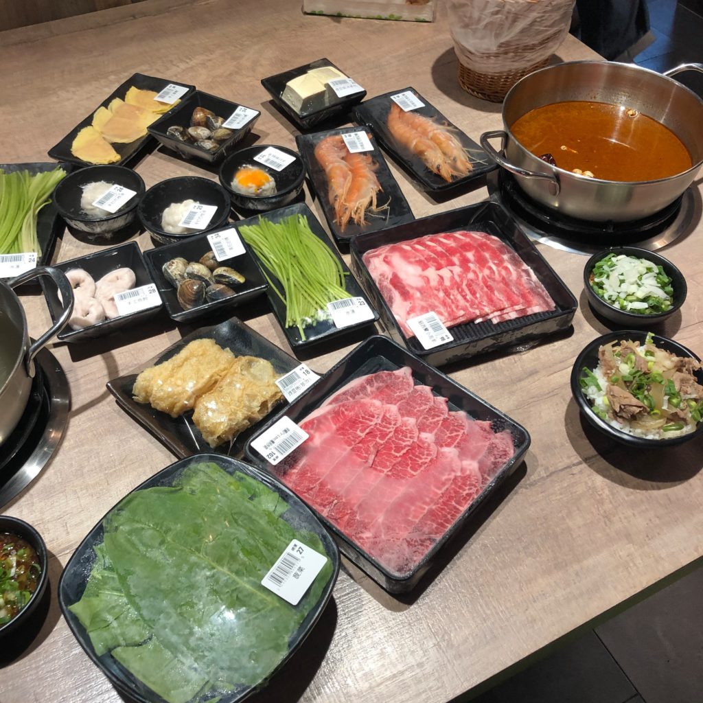 【食記】東吉水產超市火鍋│西門店│各種海鮮、肉類自己選