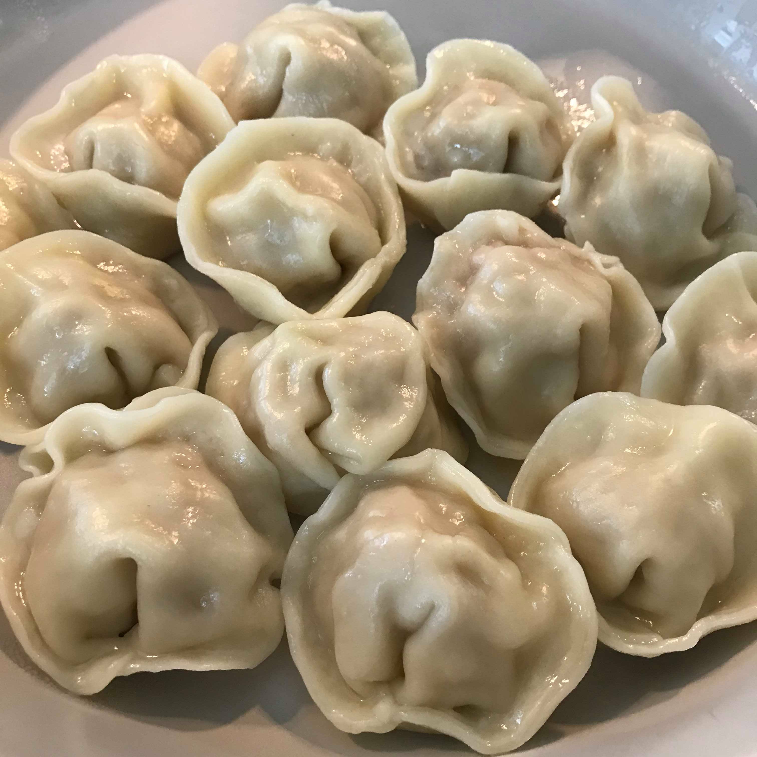 【食記】冷凍水餃宅配｜邊緣人自己簡單煮水餃｜邊圓水餃屋｜高麗菜蝦米｜韭黃高麗菜